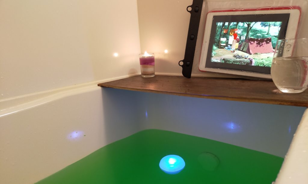 ダイソーdiy お風呂場をもっと快適に バスグッズを自作してみた バスタブトレー くれとむblog ダイソーdiy お風呂場をもっと快適に バスグッズを自作してみた バスタブトレー くれとむblog